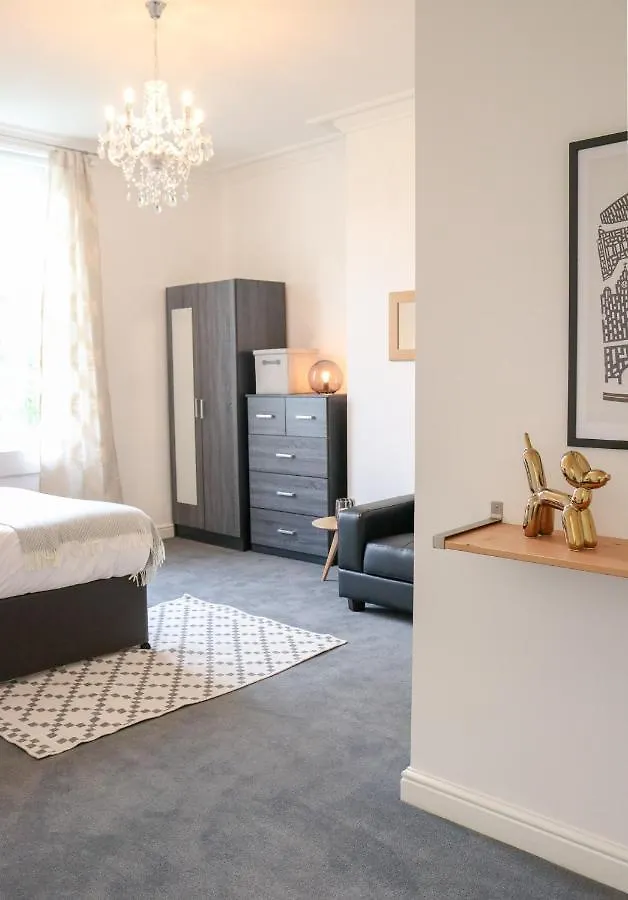 Ampthill Studios Liverpool Guest house